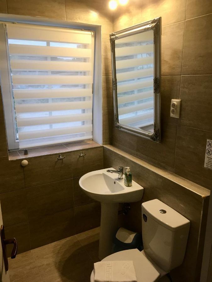 Jokai Vendeghaz Homokkomarom Buitenkant foto