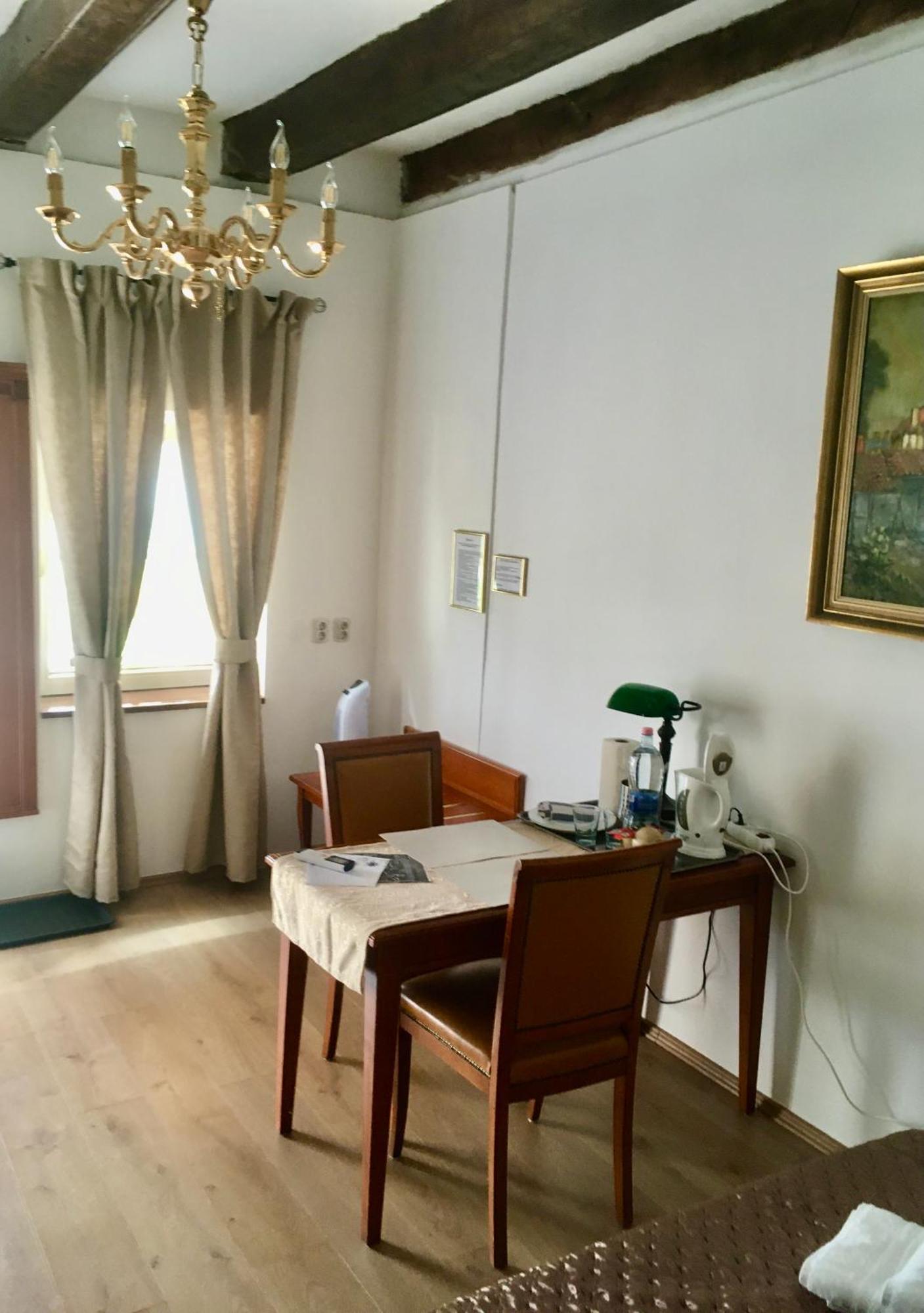 Jokai Vendeghaz Homokkomarom Buitenkant foto
